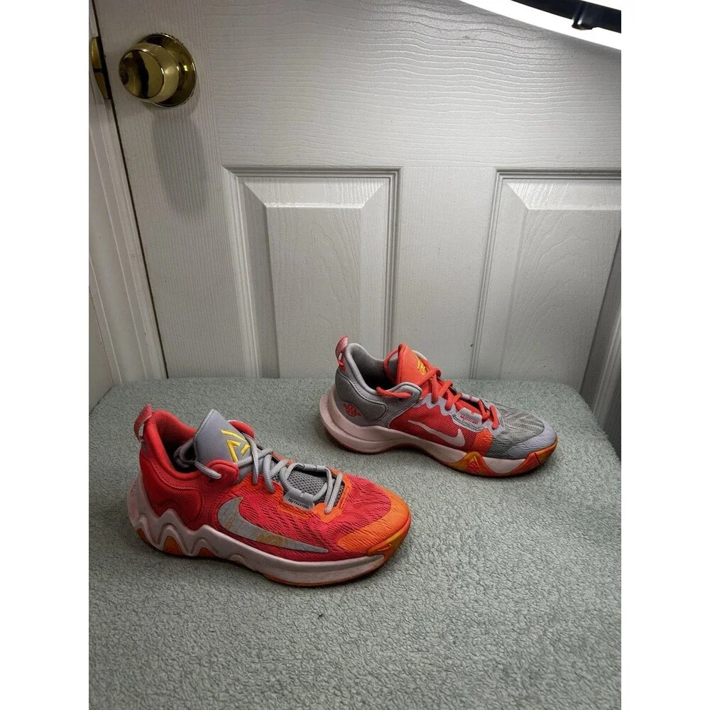 Nike Giannis Immortality 2 Smoothie Basketball Shoes Youth Size 4Y DQ1943-600